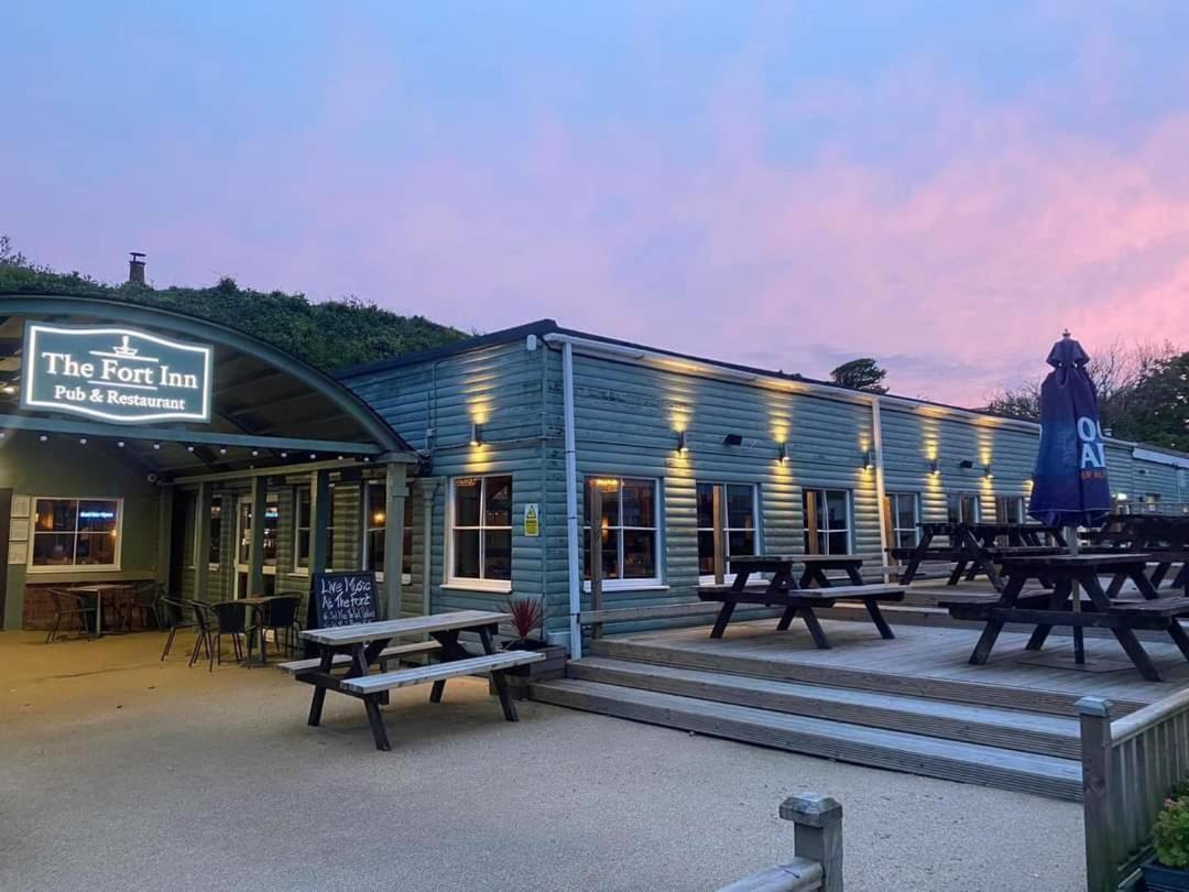 Sunset Sea View Chalet With Hot Tub Torpoint Eksteriør bilde
